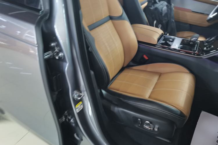 Used Land Rover Range Velar 2023 250 PS Ebony Black Limited Edition Right Front Seat