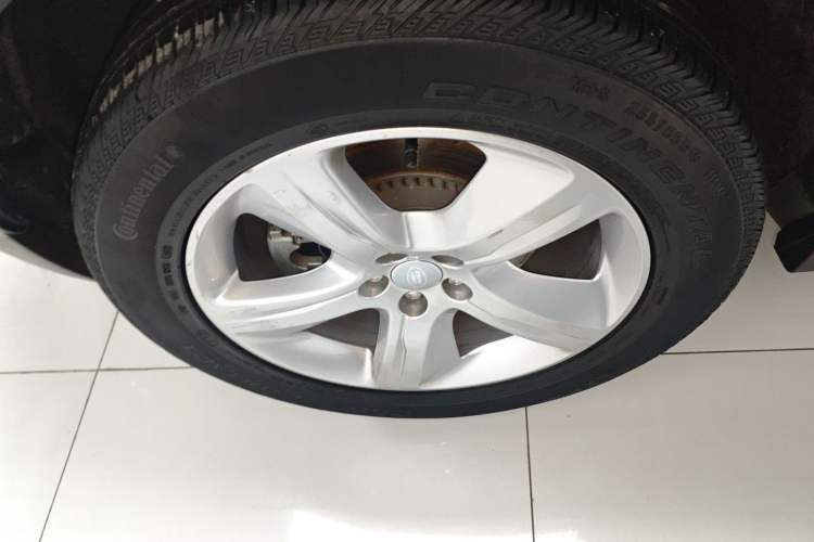 Used Land Rover Range Velar 2023 250 PS Right Rear Wheel Hub