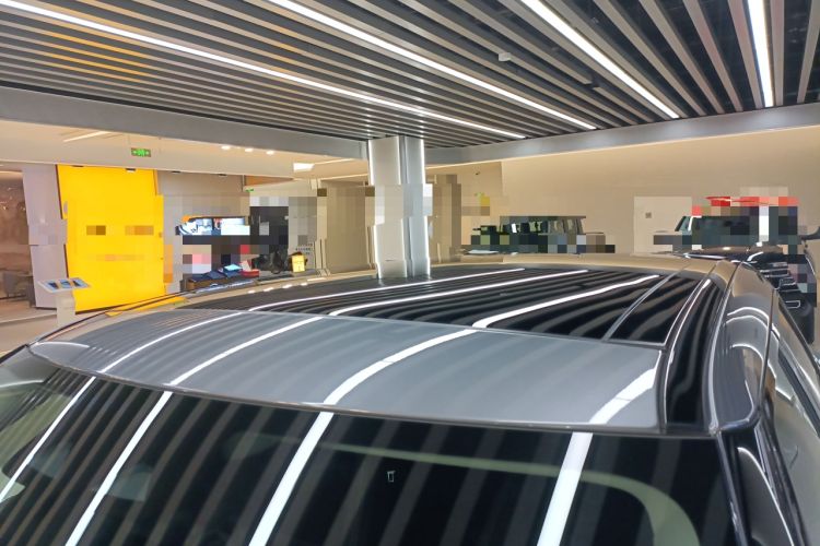 Used Land Rover Range Velar 2023 250 PS Roof