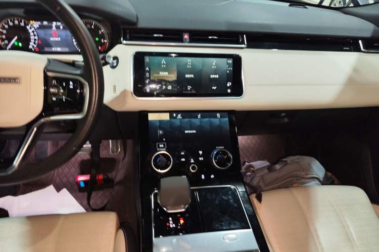Used Land Rover Range Velar 2023 250 PS Ebony Black Limited Edition Audio And AC Panel