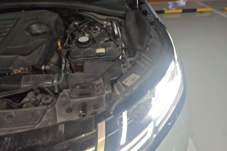 Used Land Rover Range Velar 2023 250 PS Ebony Black Limited Edition Engine Bay Left