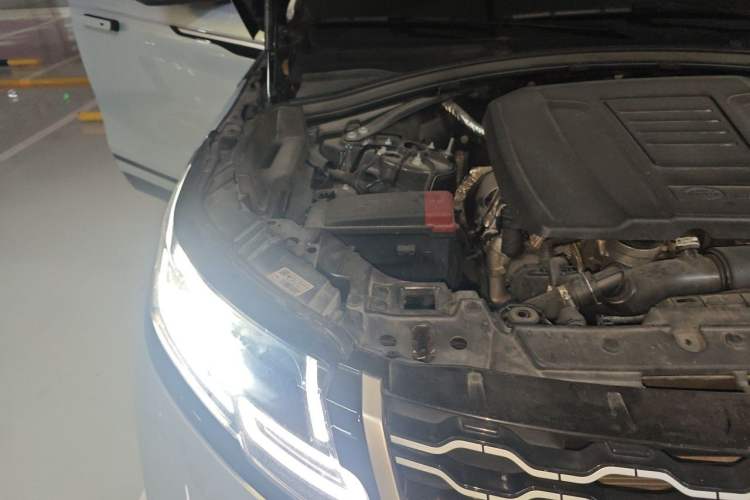 Used Land Rover Range Velar 2023 250 PS Ebony Black Limited Edition Engine Bay Right