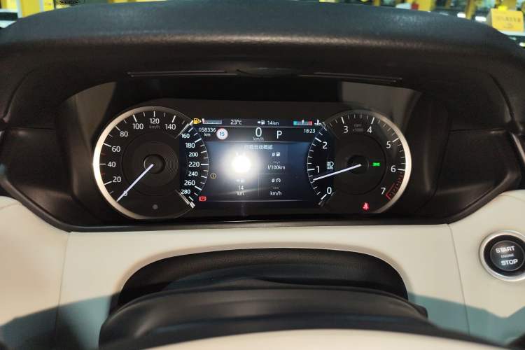 Used Land Rover Range Velar 2023 250 PS Ebony Black Limited Edition Instrument Cluster