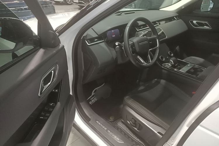 Used Land Rover Range Velar 2023 250 PS Driver Seat