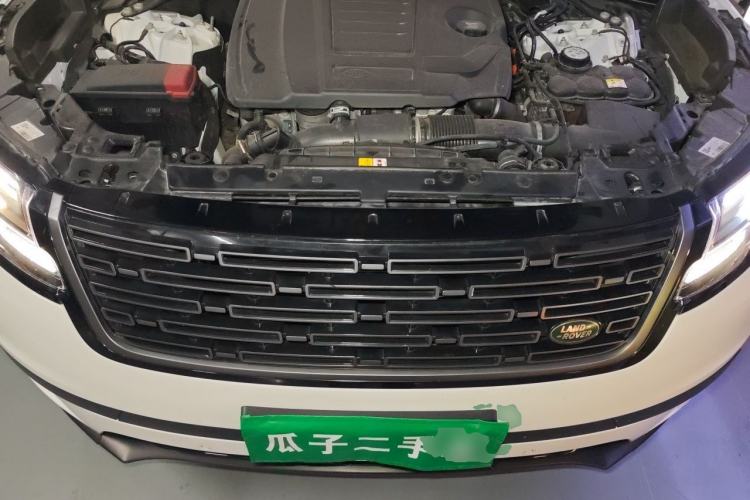 Used Land Rover Range Velar 2023 250 PS Engine Bay