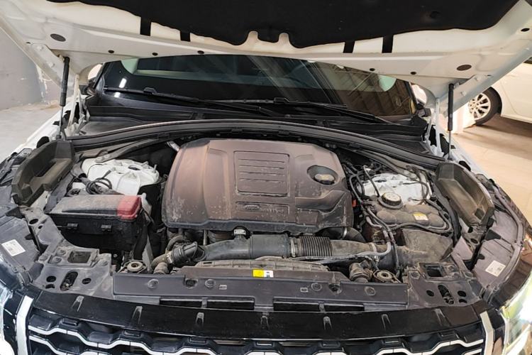 Used Land Rover Range Velar 2023 250 PS Engine Bay