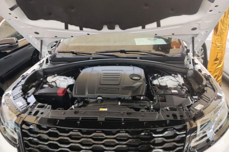 Used Land Rover Range Velar 2023 250 PS Ebony Black Limited Edition Engine Bay