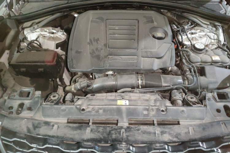 Used Land Rover Range Velar 2023 250 PS Engine Bay