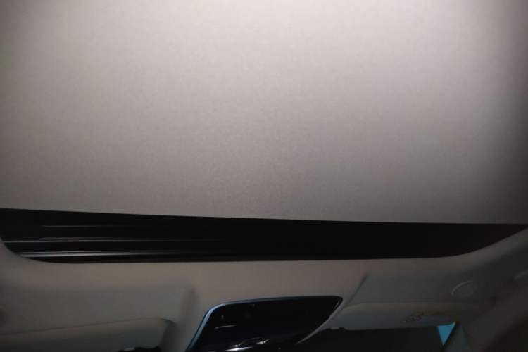 Used Land Rover Range Velar 2023 250 PS Headliner