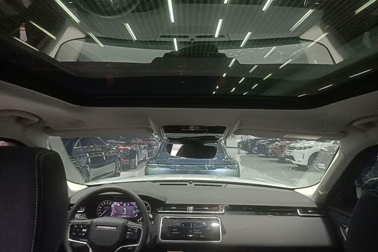 Used Land Rover Range Velar 2023 250 PS Headliner