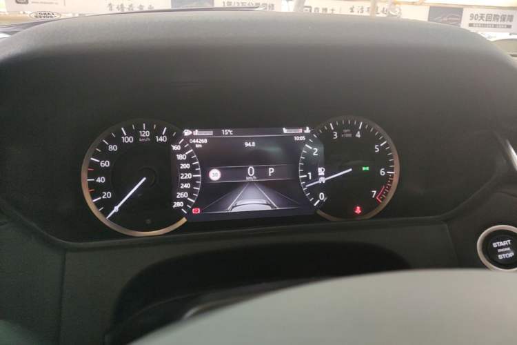 Used Land Rover Range Velar 2023 250 PS Ebony Black Limited Edition Instrument Cluster