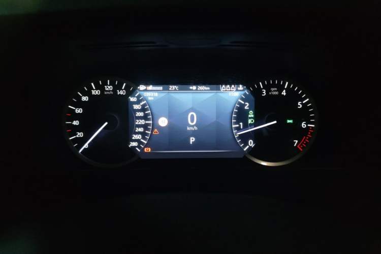 Used Land Rover Range Velar 2023 250 PS Instrument Cluster
