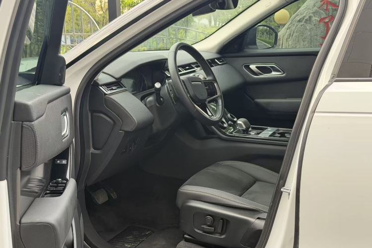 Used Land Rover Range Velar 2023 250 PS Interior 4