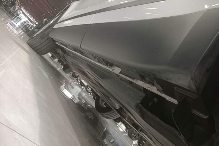Used Land Rover Range Velar 2023 250 PS Left Side Sill