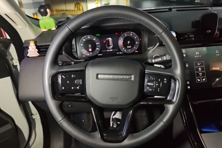 Used Land Rover Range Velar 2023 250 PS Steering Wheel