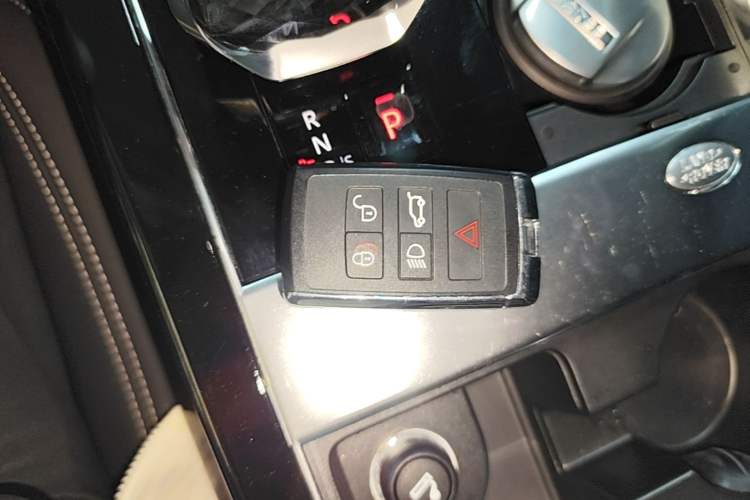 Used Land Rover Range Velar 2023 250 PS Vehicle Key