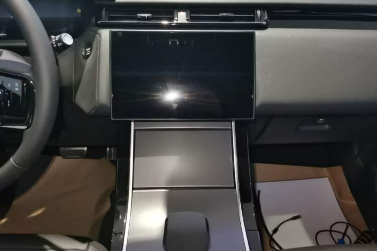 Used Land Rover Range Velar 2024 Dynamic SE Audio And AC Panel