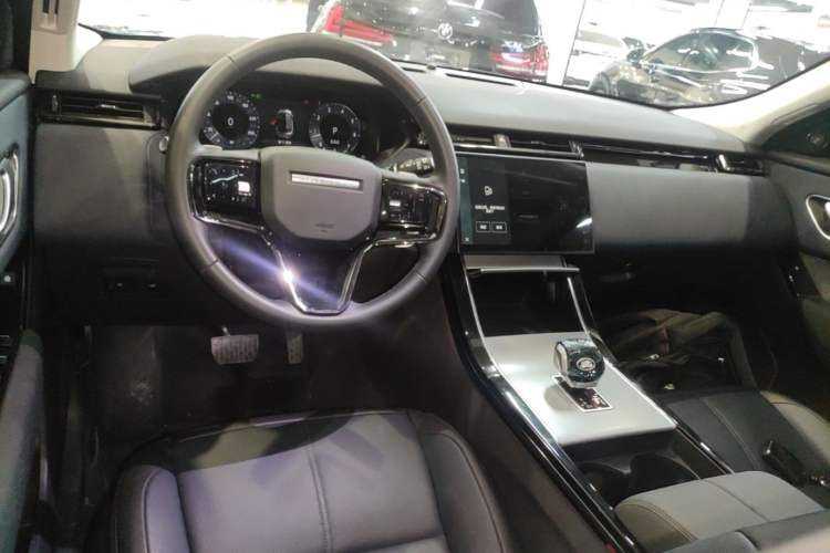 Used Land Rover Range Velar 2024 S Model Center Console