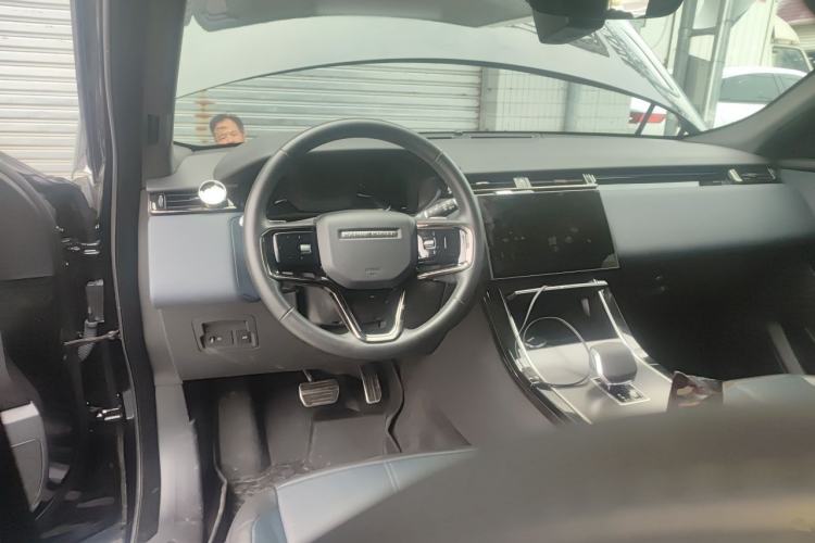 Used Land Rover Range Velar 2024 Dynamic SE Center Console