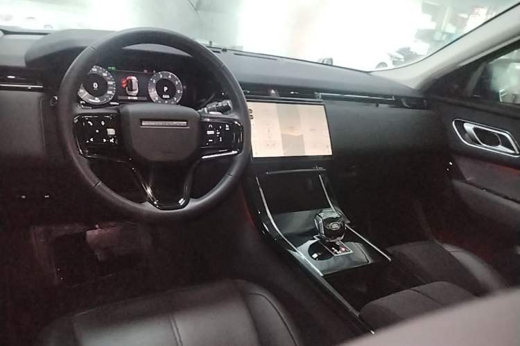 Used Land Rover Range Velar 2024 S Model Center Console