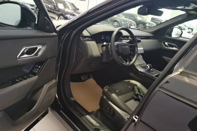 Used Land Rover Range Velar 2024 Dynamic SE Driver Seat