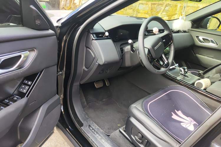Used Land Rover Range Velar 2024 Dynamic SE Driver Seat
