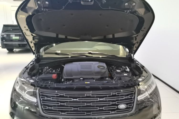 Used Land Rover Range Velar 2024 Dynamic SE Engine Bay