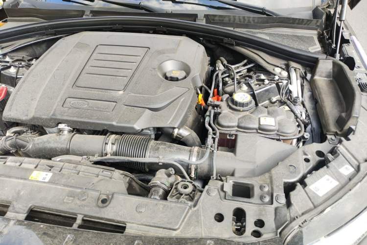 Used Land Rover Range Velar 2024 Dynamic SE Engine Bay Left