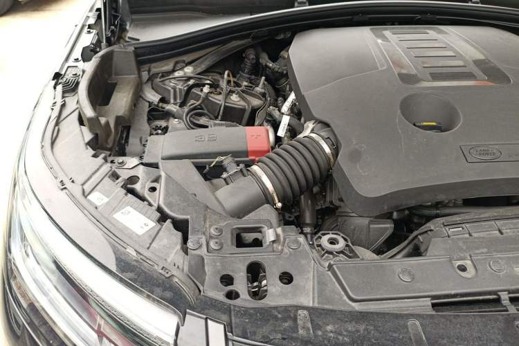 Used Land Rover Range Velar 2024 Flagship Edition Engine Bay Right