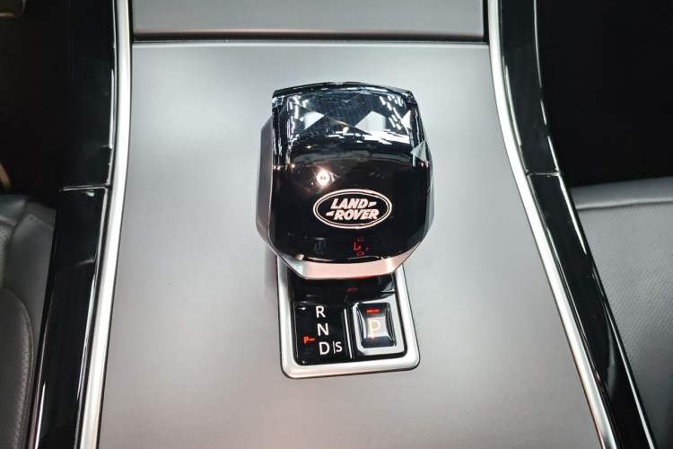 Used Land Rover Range Velar 2024 Dynamic SE Gear Lever