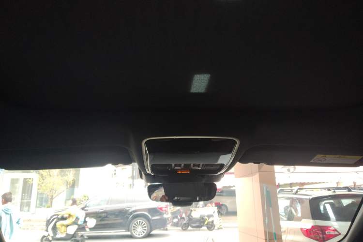 Used Land Rover Range Velar 2024 Dynamic HSE Headliner