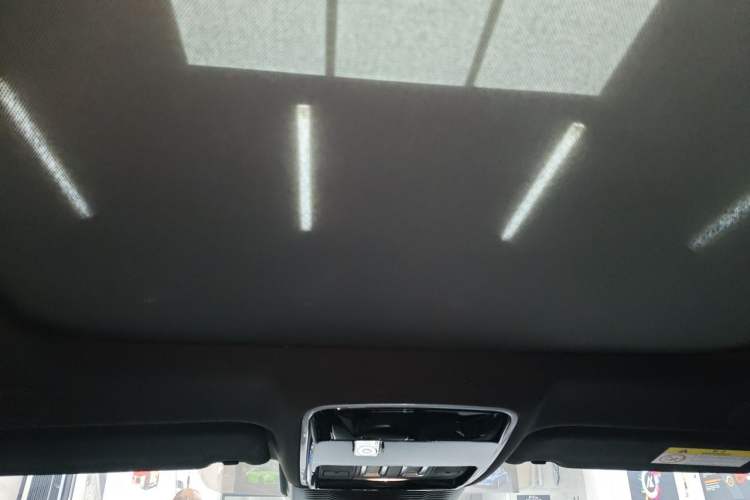 Used Land Rover Range Velar 2024 Dynamic SE Headliner