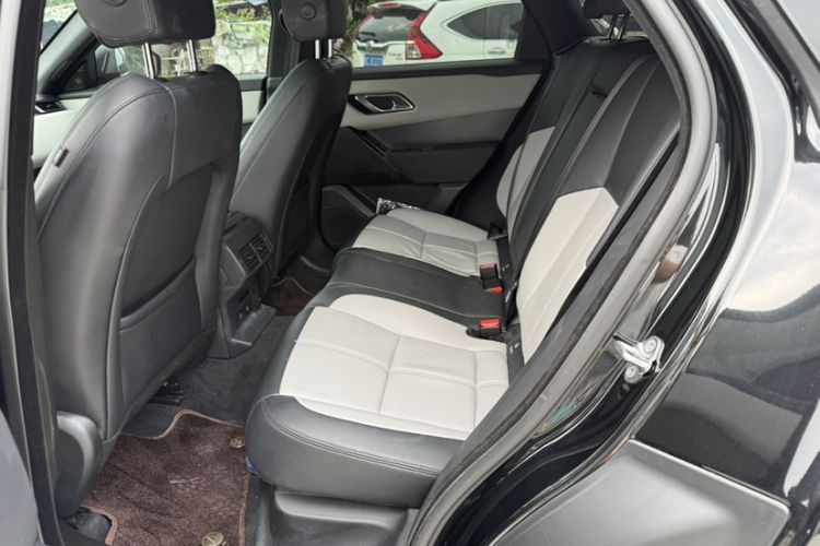 Used Land Rover Range Velar 2024 Dynamic SE Interior 3