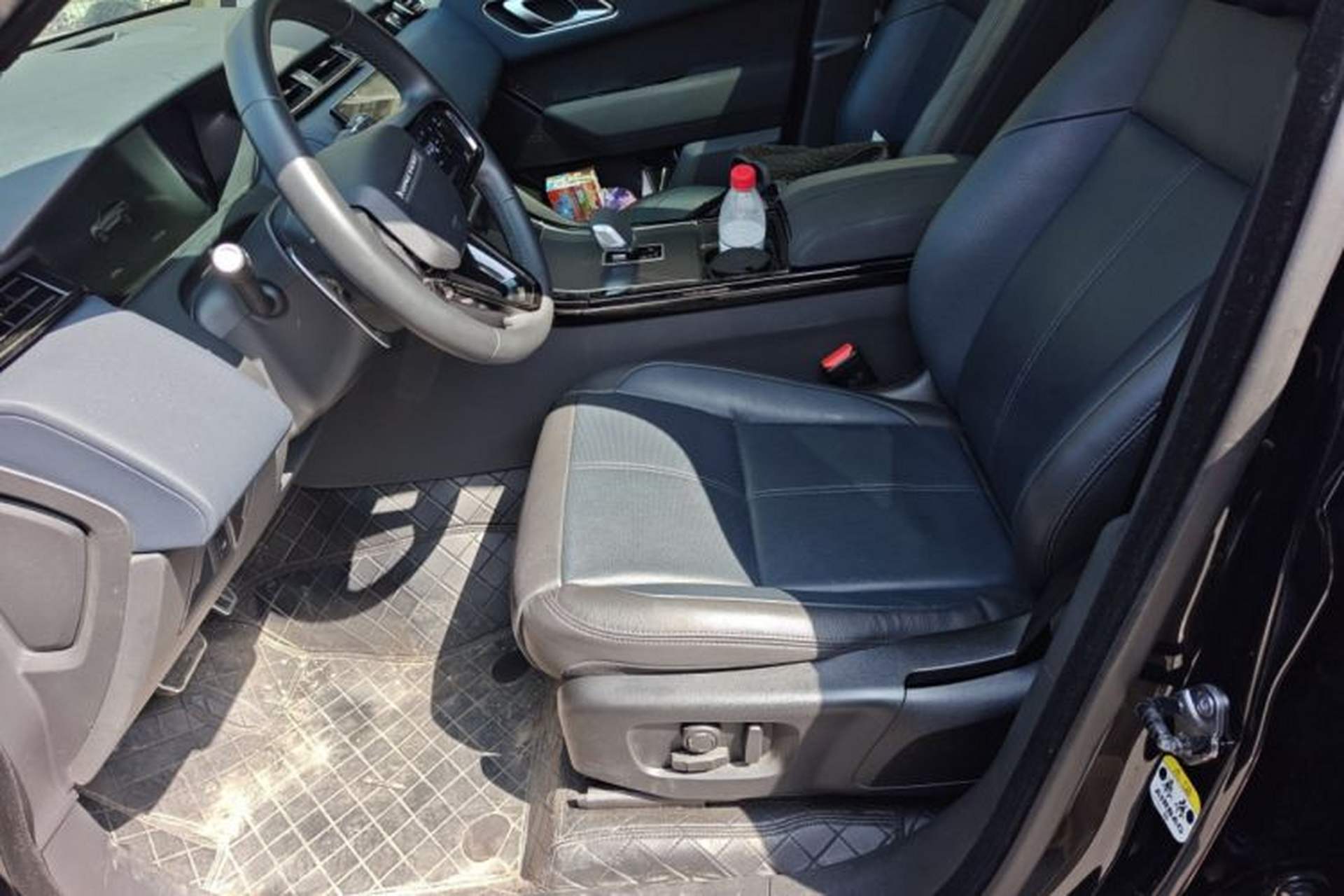 Used Land Rover Range Velar 2024 Dynamic SE Left Front Seat