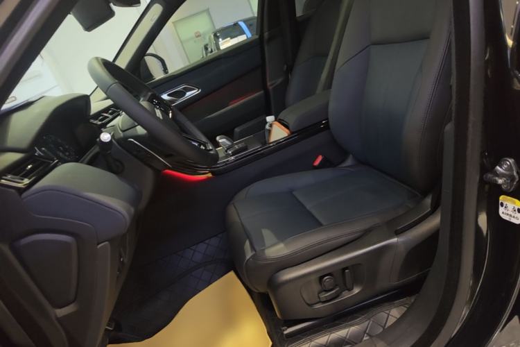 Used Land Rover Range Velar 2024 Dynamic SE Left Front Seat
