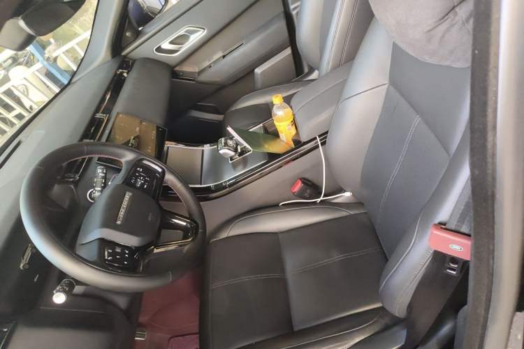 Used Land Rover Range Velar 2024 Dynamic SE Left Front Seat