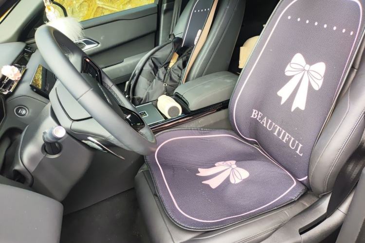 Used Land Rover Range Velar 2024 Dynamic SE Left Front Seat