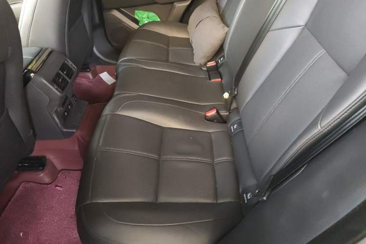 Used Land Rover Range Velar 2024 Dynamic SE Left Rear Seat