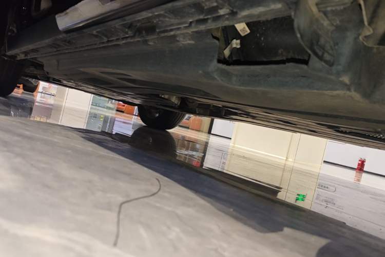 Used Land Rover Range Velar 2024 Dynamic SE Left Side Sill
