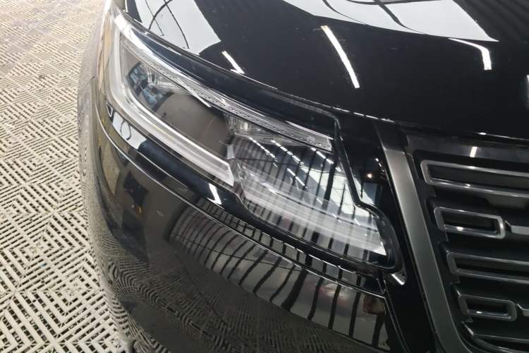 Used Land Rover Range Velar 2024 Dynamic SE Right Front Headlight