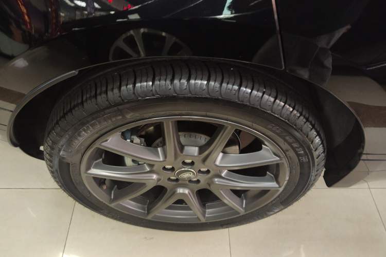 Used Land Rover Range Velar 2024 Dynamic HSE Right Rear Wheel Hub