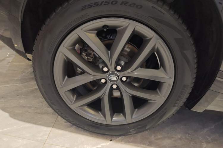 Used Land Rover Range Velar 2024 Dynamic SE Right Rear Wheel Hub