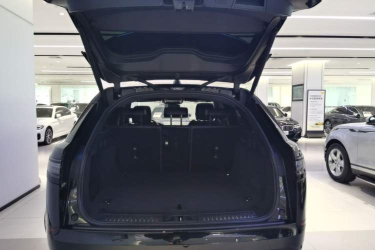 Used Land Rover Range Velar 2024 Dynamic SE Trunk