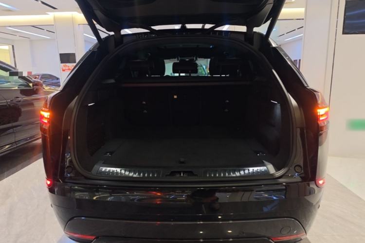 Used Land Rover Range Velar 2024 Dynamic SE Trunk