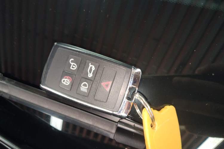 Used Land Rover Range Velar 2024 Dynamic HSE Vehicle Key
