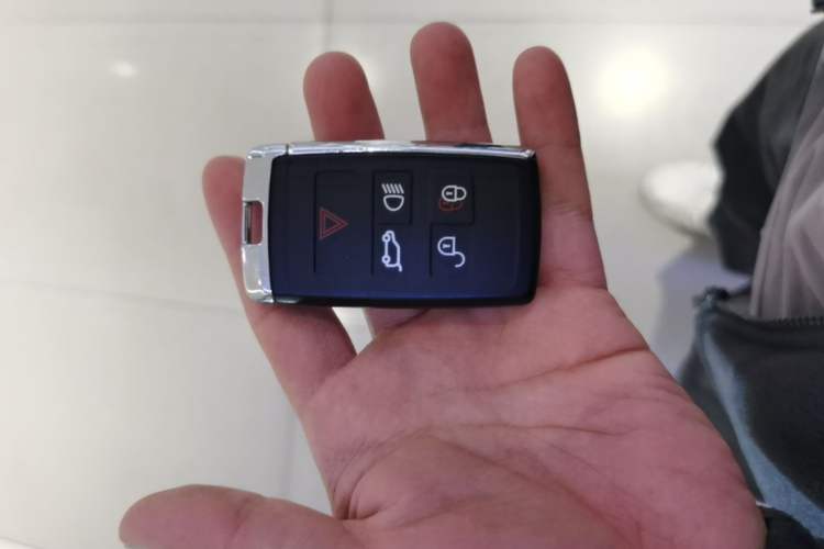 Used Land Rover Range Velar 2024 Dynamic SE Vehicle Key