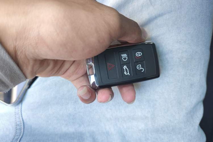 Used Land Rover Range Velar 2024 Dynamic SE Vehicle Key