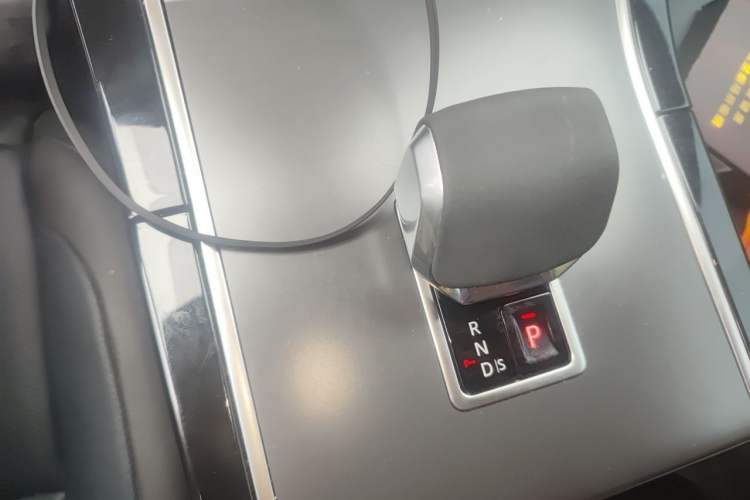 Used Land Rover Range Velar 2024 Dynamic SE Vehicle Key