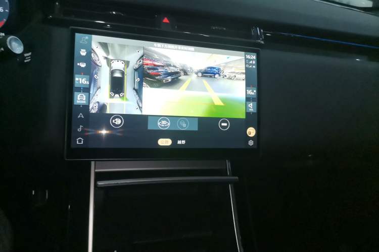 Used Land Rover Range Velar 2024 Dynamic SE Audio And AC Panel