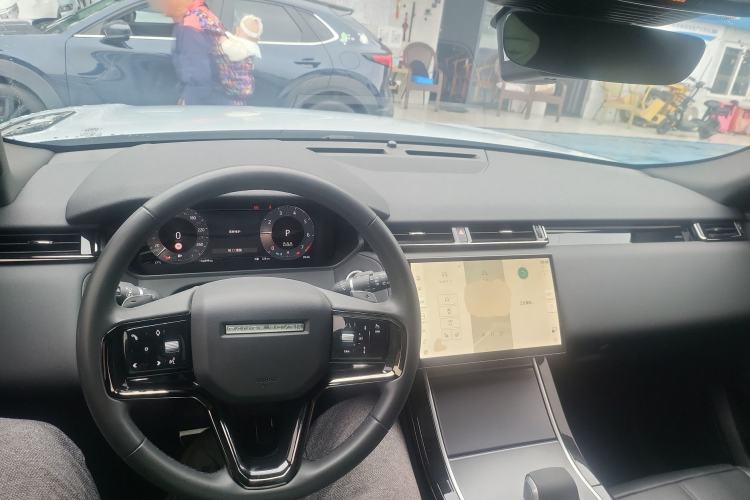 Used Land Rover Range Velar 2024 Dynamic SE Center Console